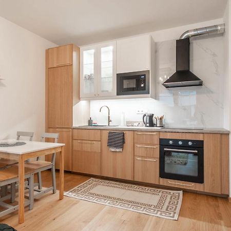פראג Apartment With Balcony מראה חיצוני תמונה